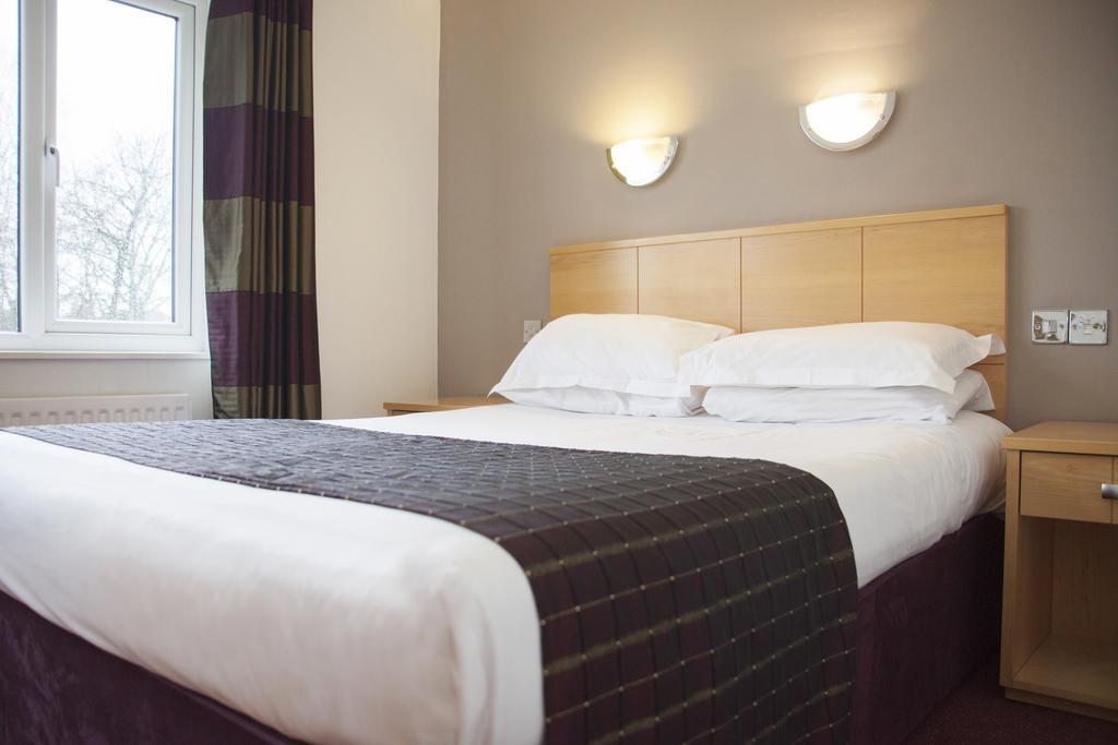 The Victoria Hotel Manchester By Compass Hospitality Олдем Екстер'єр фото