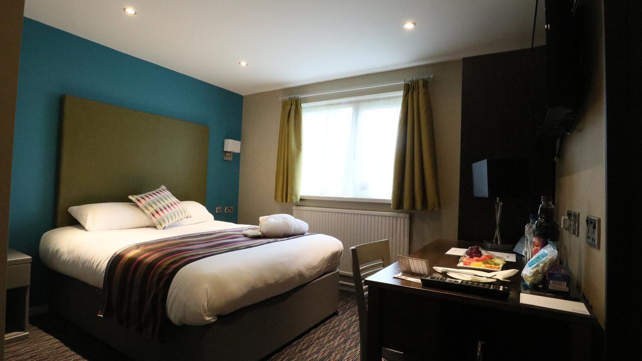 The Victoria Hotel Manchester By Compass Hospitality Олдем Екстер'єр фото