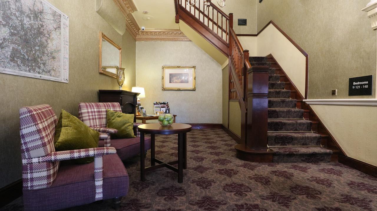 The Victoria Hotel Manchester By Compass Hospitality Олдем Екстер'єр фото