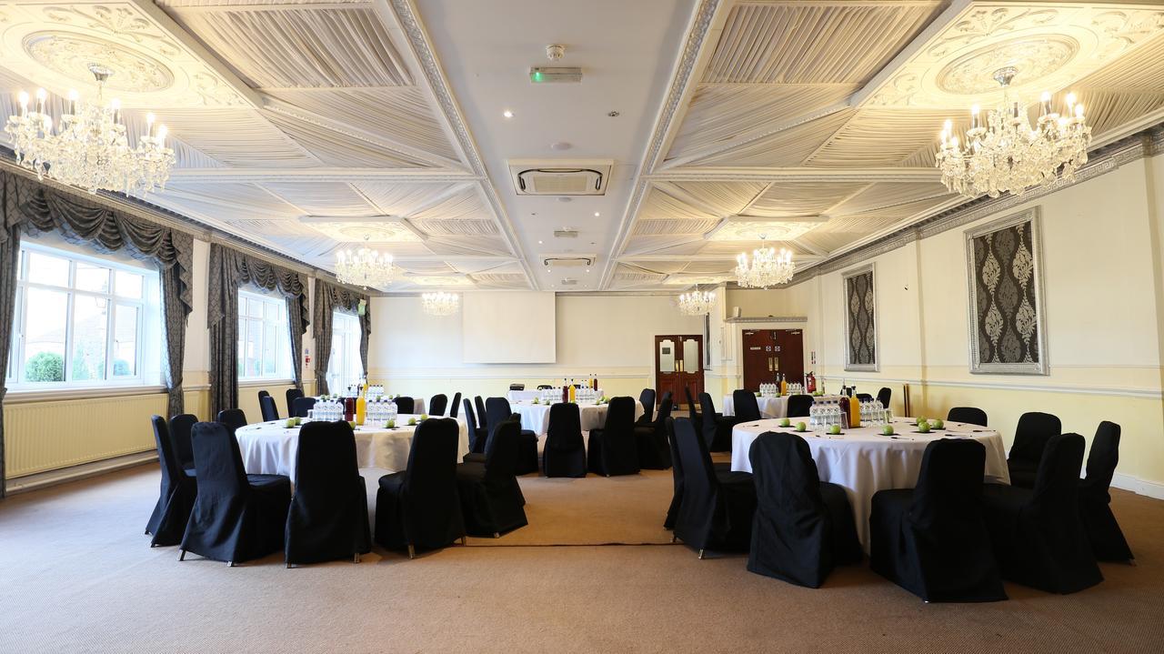 The Victoria Hotel Manchester By Compass Hospitality Олдем Екстер'єр фото