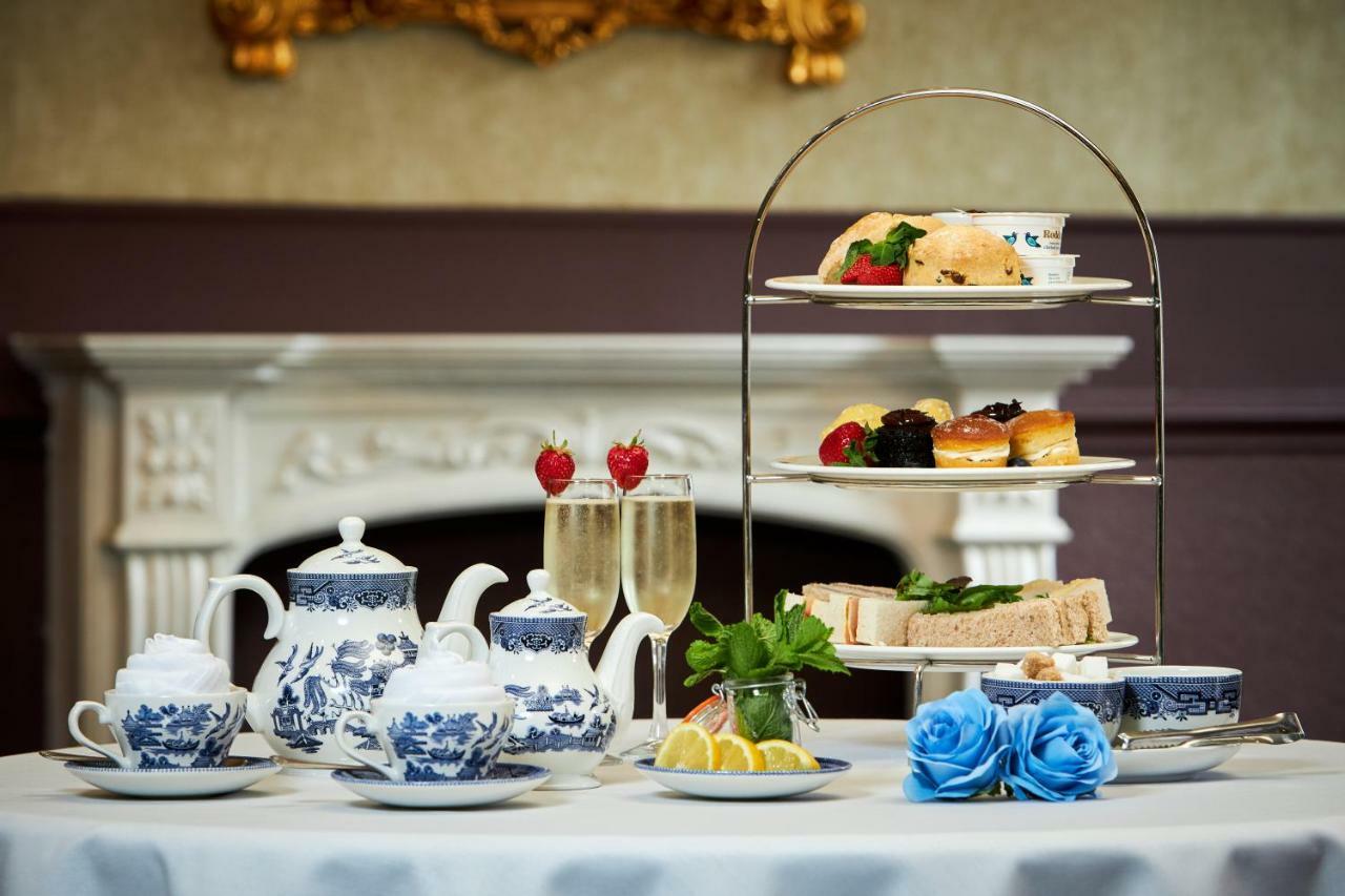 The Victoria Hotel Manchester By Compass Hospitality Олдем Екстер'єр фото